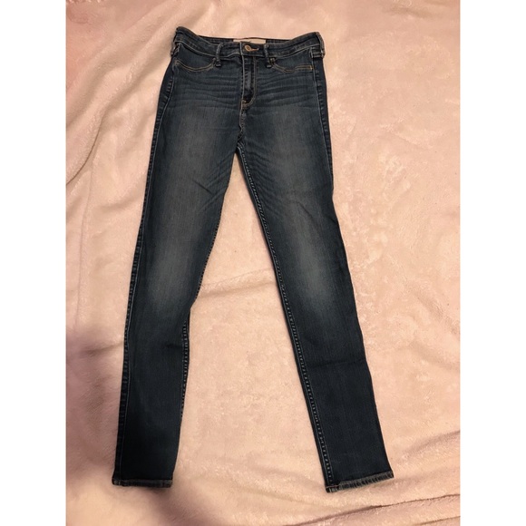 SALE!! 🎀❤️ Like new Hollister Skinny Jeans - Picture 4 of 4